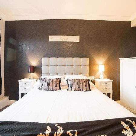 The Traxx Hotel Bangor  Bagian luar foto