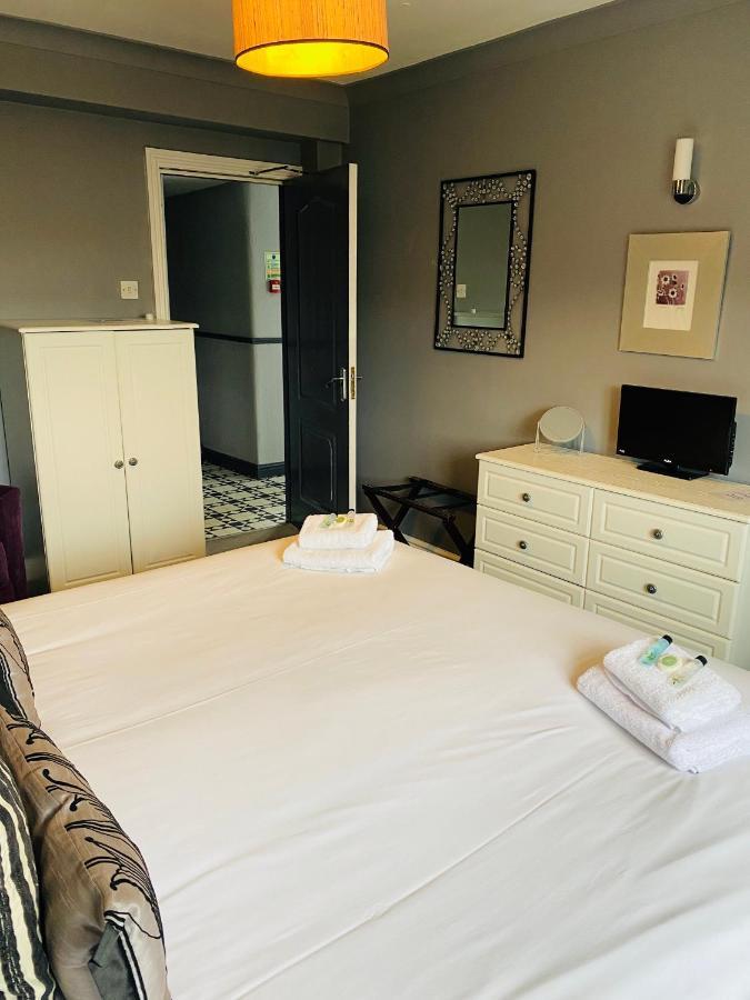 The Traxx Hotel Bangor  Bagian luar foto