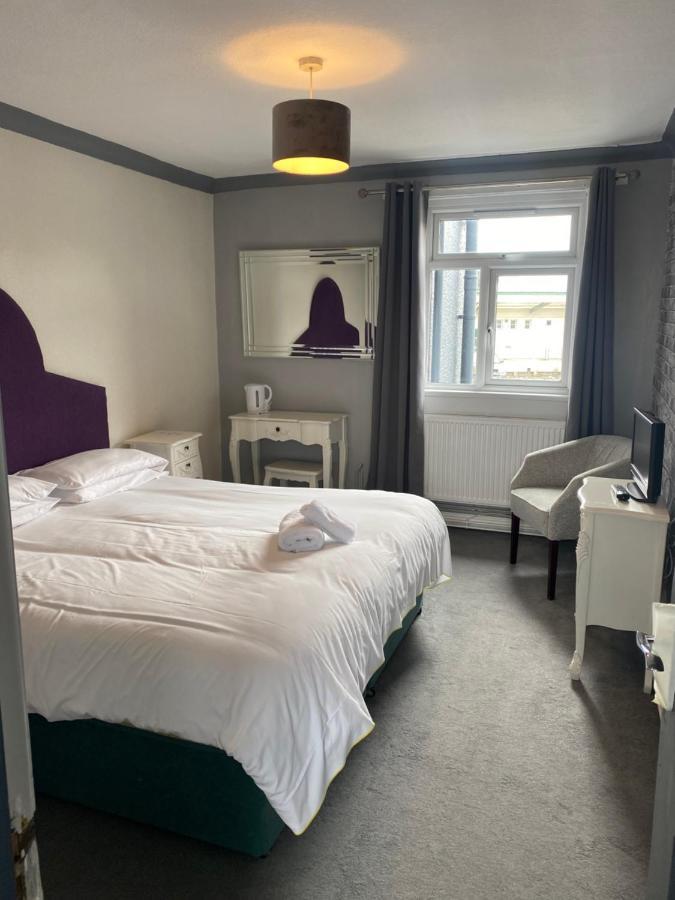 The Traxx Hotel Bangor  Bagian luar foto