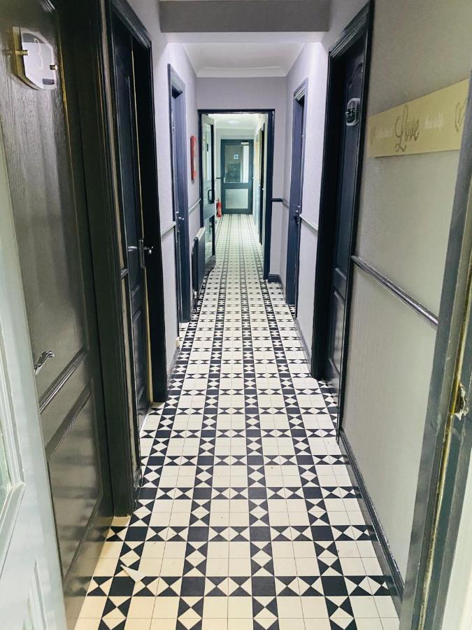 The Traxx Hotel Bangor  Bagian luar foto