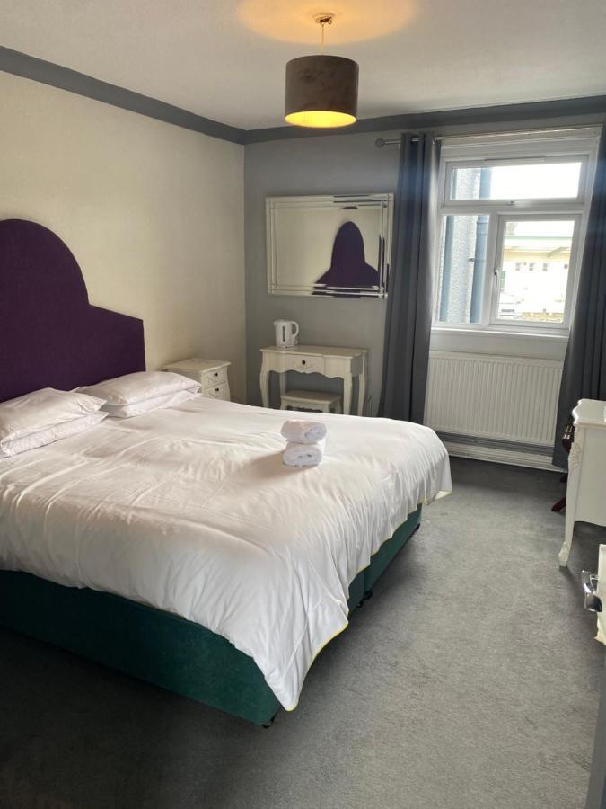 The Traxx Hotel Bangor  Bagian luar foto