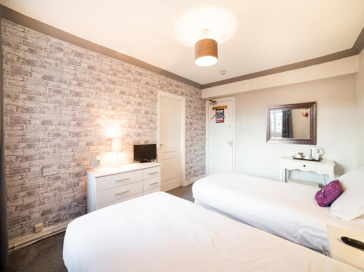 The Traxx Hotel Bangor  Bagian luar foto
