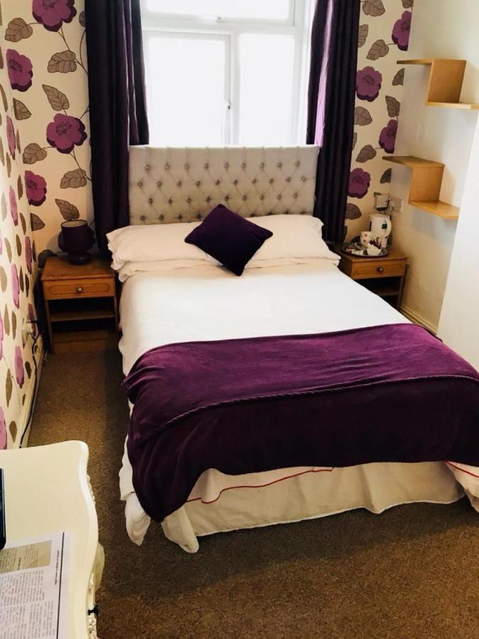 The Traxx Hotel Bangor  Bagian luar foto